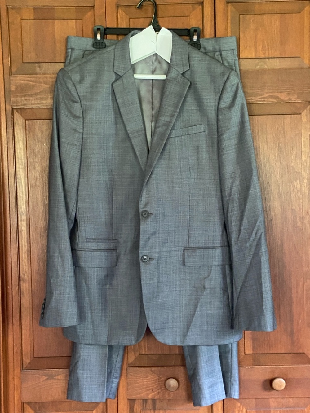 Express Photographer Men’s Dark Grey Fitted Suit